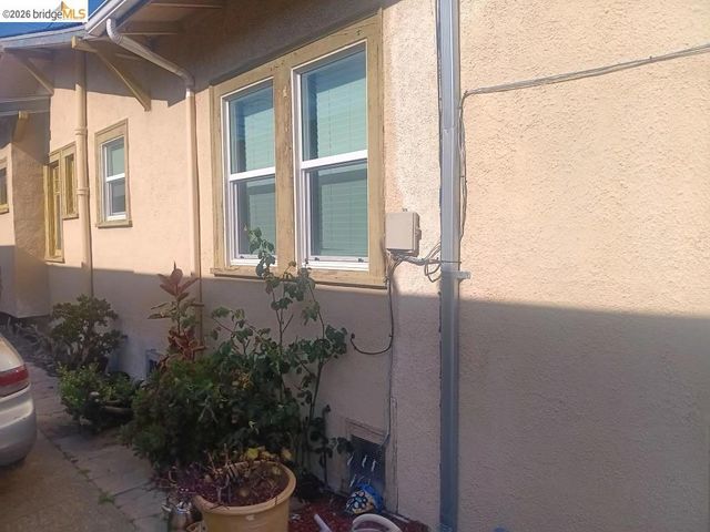 915 39Th St, Oakland, CA 94608
