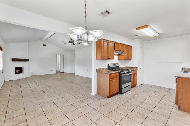 1703 Packsaddle Lane, Baytown, TX 77521