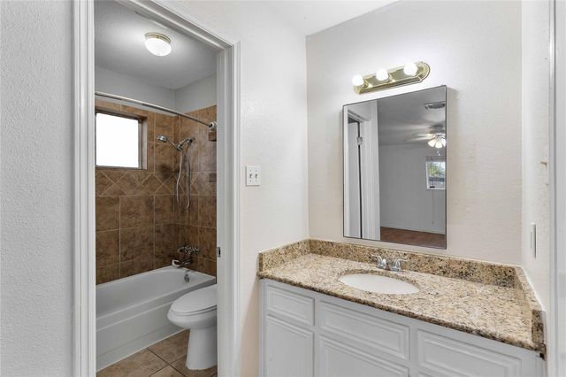 1703 Packsaddle Lane, Baytown, TX 77521