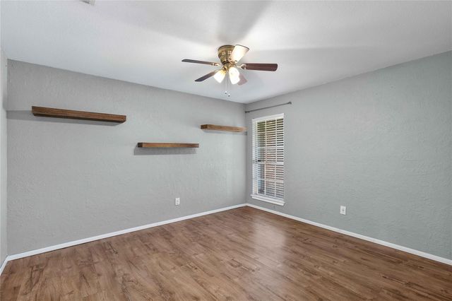 1703 Packsaddle Lane, Baytown, TX 77521