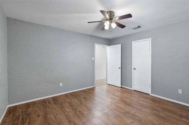 1703 Packsaddle Lane, Baytown, TX 77521