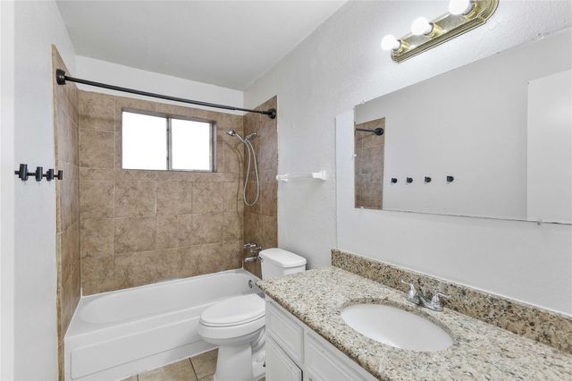 1703 Packsaddle Lane, Baytown, TX 77521