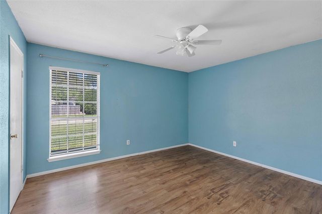 1703 Packsaddle Lane, Baytown, TX 77521