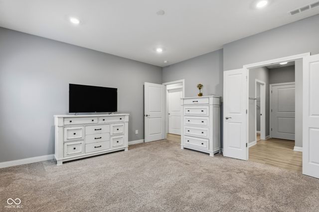 258 Mcrae Way, Greenwood, IN 46143