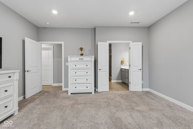 258 Mcrae Way, Greenwood, IN 46143