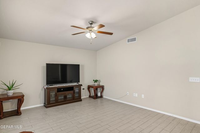 5922 Beechwood Street, Santa Teresa, NM 88008