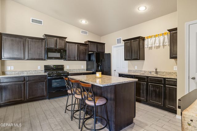 5922 Beechwood Street, Santa Teresa, NM 88008
