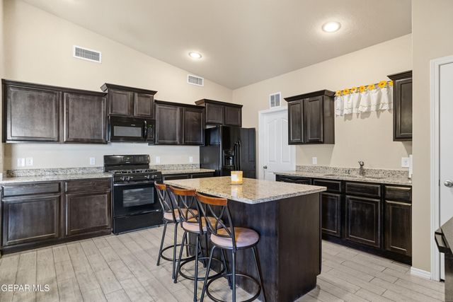 5922 Beechwood Street, Santa Teresa, NM 88008