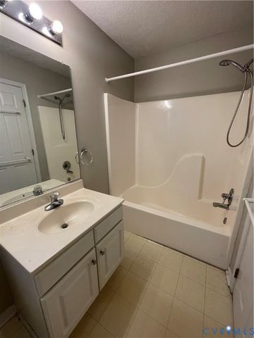 7806 Fern Hollow Dr, Chesterfield, VA 23832