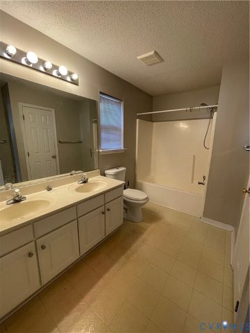 7806 Fern Hollow Dr, Chesterfield, VA 23832