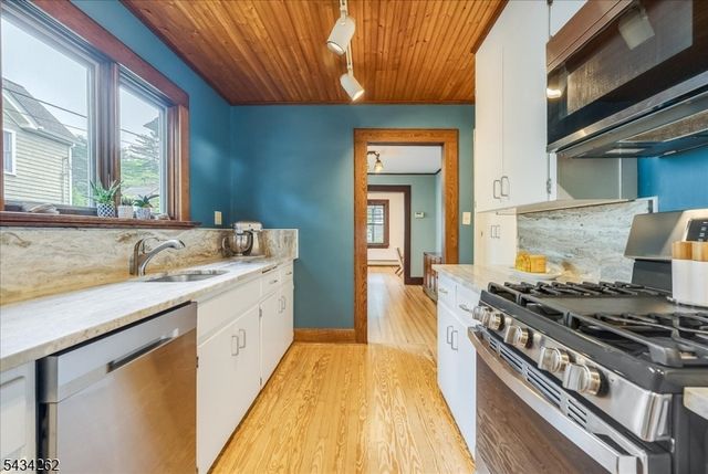 74 Park Ave, Verona Twp., NJ 07044