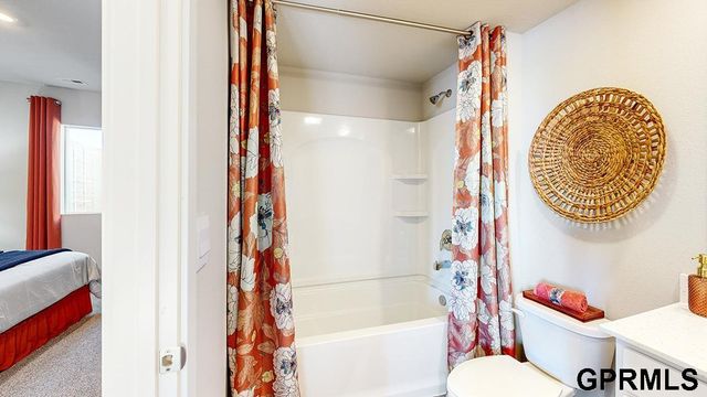 17530 Virginia Street, Omaha, NE 68136