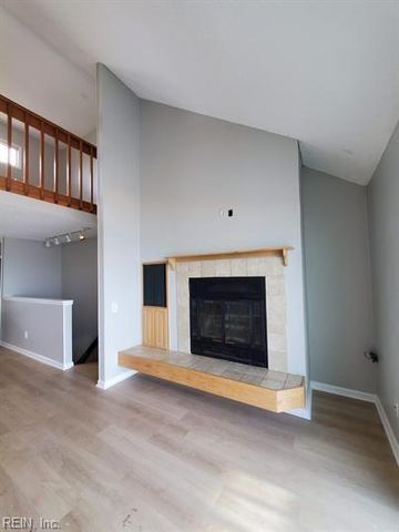 1944 E Ocean View Ave Apt B, Norfolk, VA 23503