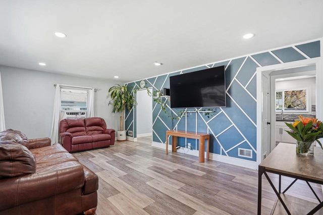 3809 Morris AVENUE, Cudahy, WI 53110