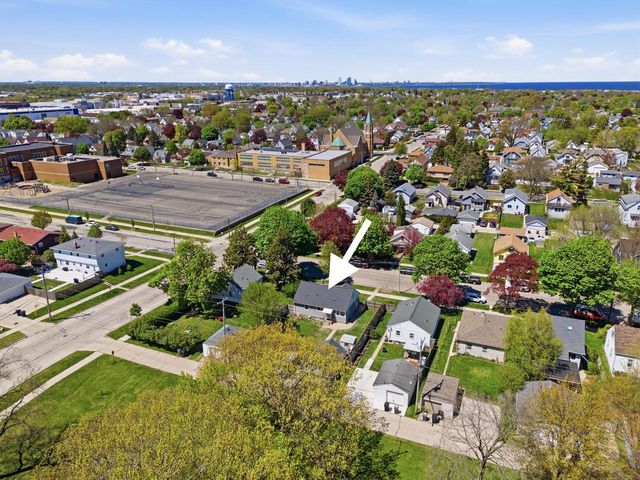 3809 Morris AVENUE, Cudahy, WI 53110