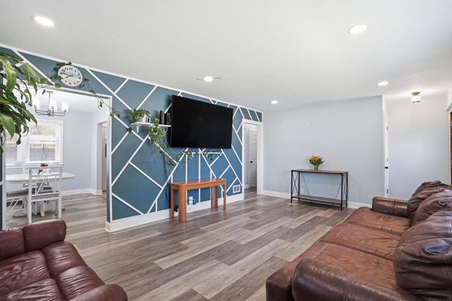 3809 Morris AVENUE, Cudahy, WI 53110