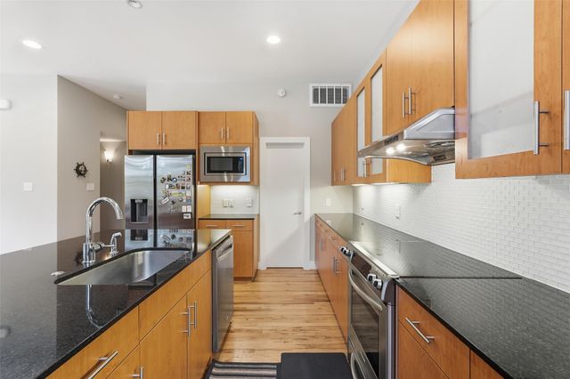 2325 Stutz Drive 37, Dallas, TX 75235