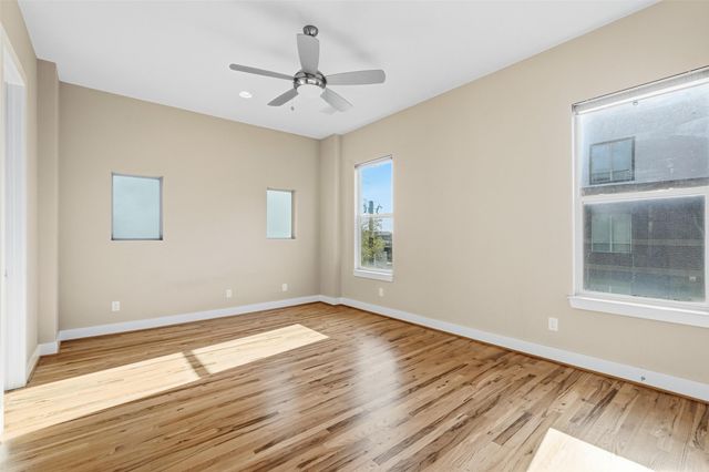 2325 Stutz Drive 37, Dallas, TX 75235