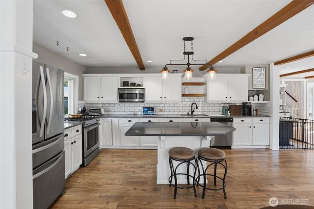 10706 Crescent Valley Drive NW, Gig Harbor, WA 98335