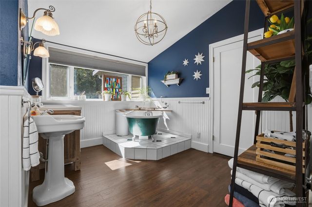 10706 Crescent Valley Drive NW, Gig Harbor, WA 98335