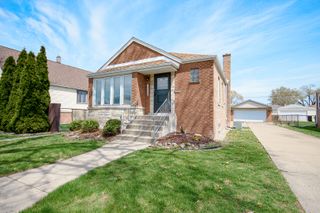 5533 S Menard Avenue, Chicago, IL 60638