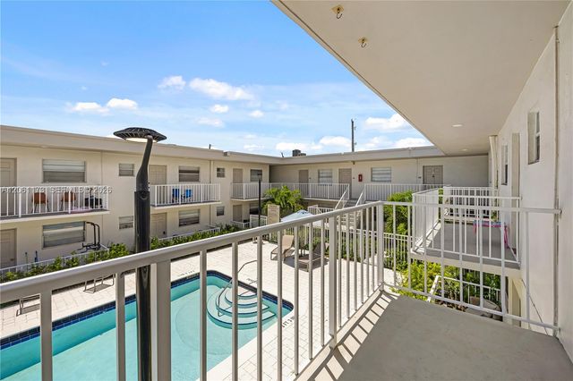 1720 Cleveland Street 107E, Hollywood, FL 33020