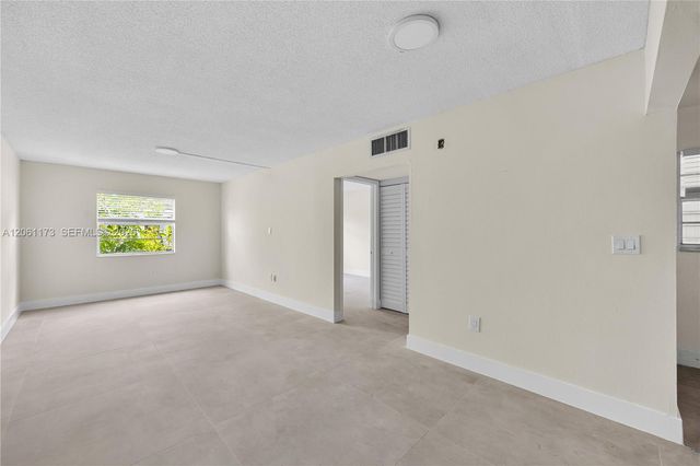1720 Cleveland Street 107E, Hollywood, FL 33020