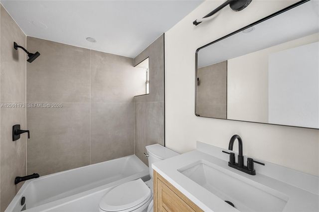 1720 Cleveland Street 107E, Hollywood, FL 33020