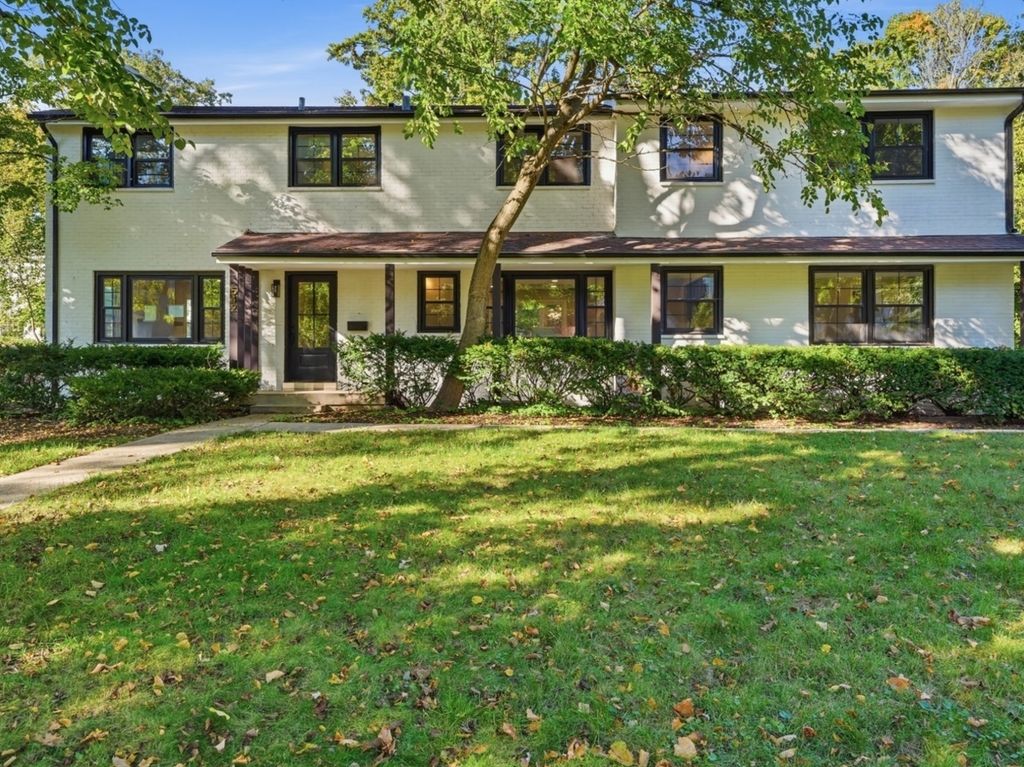 542 E Prospect Avenue, Lake Bluff, IL 60044 — exterior