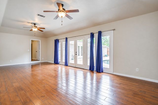 1813 Thomas Place, Arlington, TX 76010