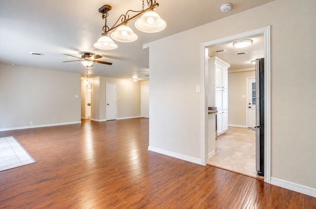 1813 Thomas Place, Arlington, TX 76010