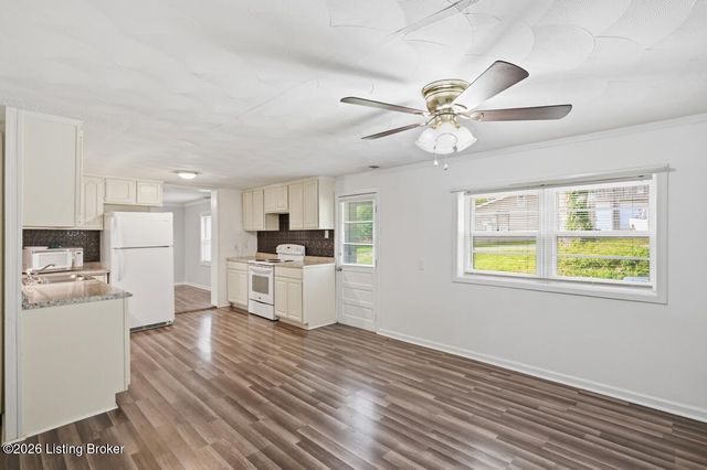 3011 Blevins Gap Rd, Louisville, KY 40272