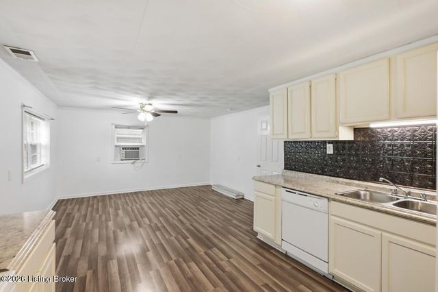 3011 Blevins Gap Rd, Louisville, KY 40272