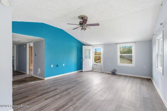 3011 Blevins Gap Rd, Louisville, KY 40272