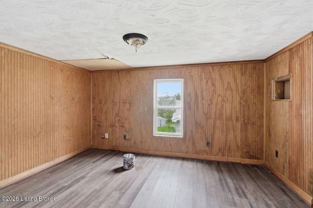 3011 Blevins Gap Rd, Louisville, KY 40272