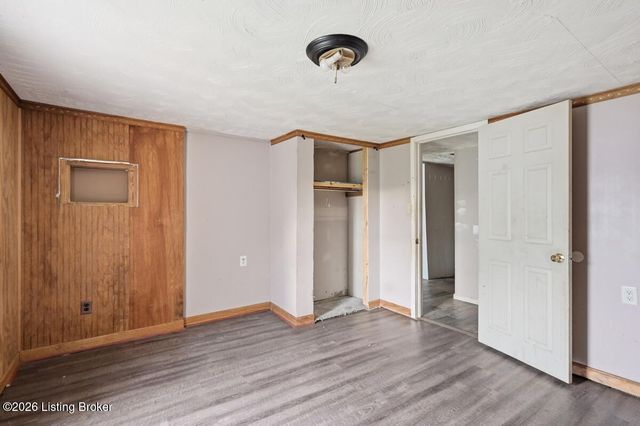 3011 Blevins Gap Rd, Louisville, KY 40272