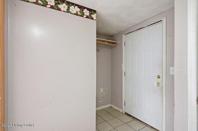 3011 Blevins Gap Rd, Louisville, KY 40272