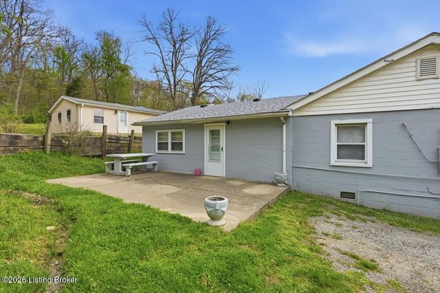 3011 Blevins Gap Rd, Louisville, KY 40272