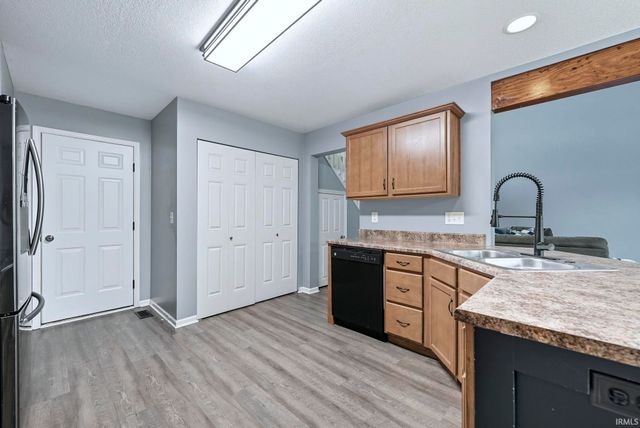 15330 Cypress Pointe Drive, Fort Wayne, IN 46818