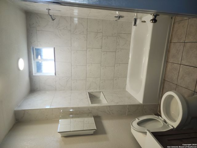 20335 CAMPBELLTON RD, San Antonio, TX 78264