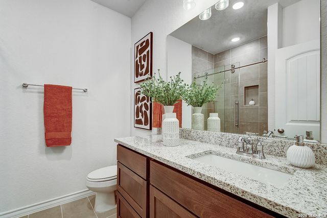 352 Caveside Drive, Canyon Lake, TX 78133