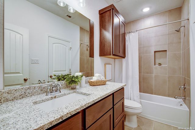 352 Caveside Drive, Canyon Lake, TX 78133