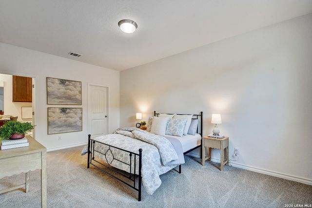 352 Caveside Drive, Canyon Lake, TX 78133