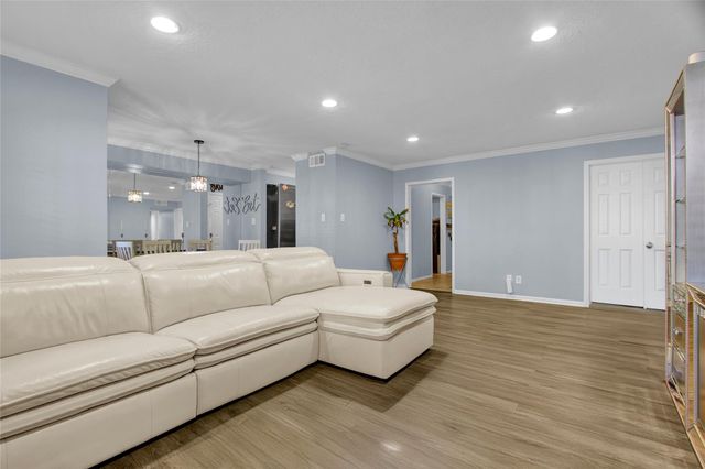 351 N Post Oak Lane 610, Houston, TX 77024