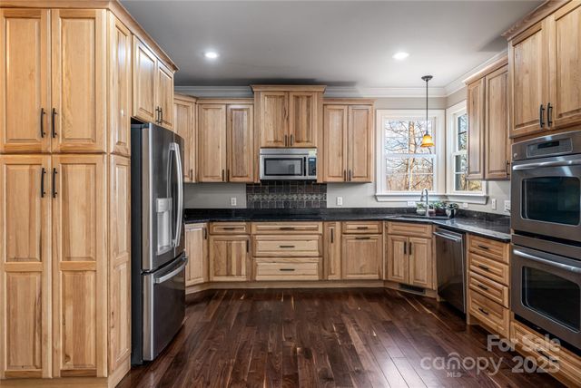 98 Sovereign Lane, Fairview, NC 28730