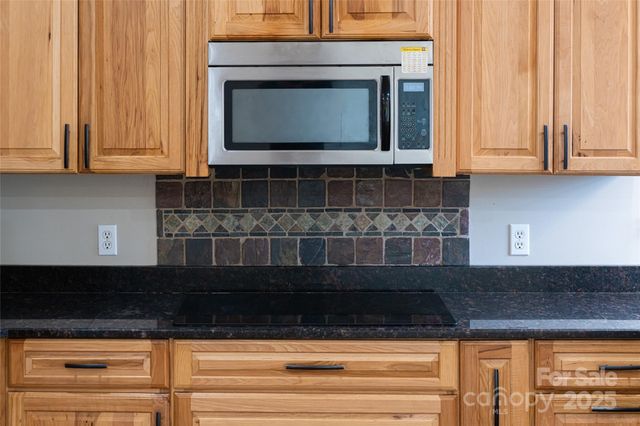 98 Sovereign Lane, Fairview, NC 28730