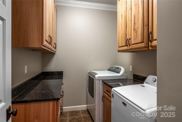 98 Sovereign Lane, Fairview, NC 28730