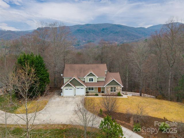 98 Sovereign Lane, Fairview, NC 28730