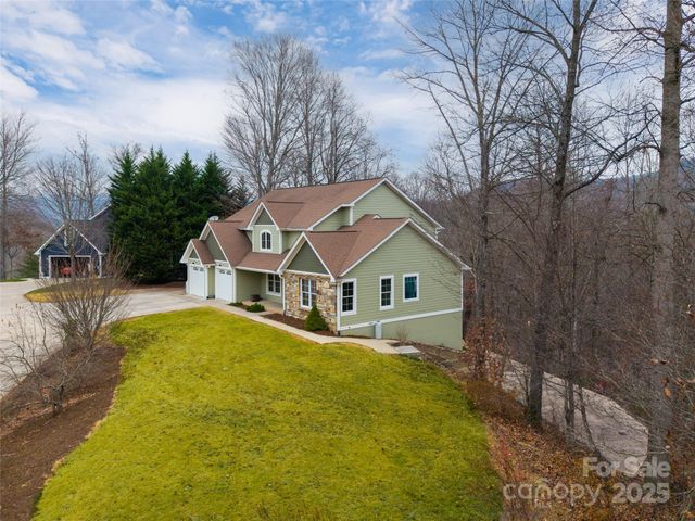98 Sovereign Lane, Fairview, NC 28730