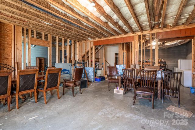 98 Sovereign Lane, Fairview, NC 28730